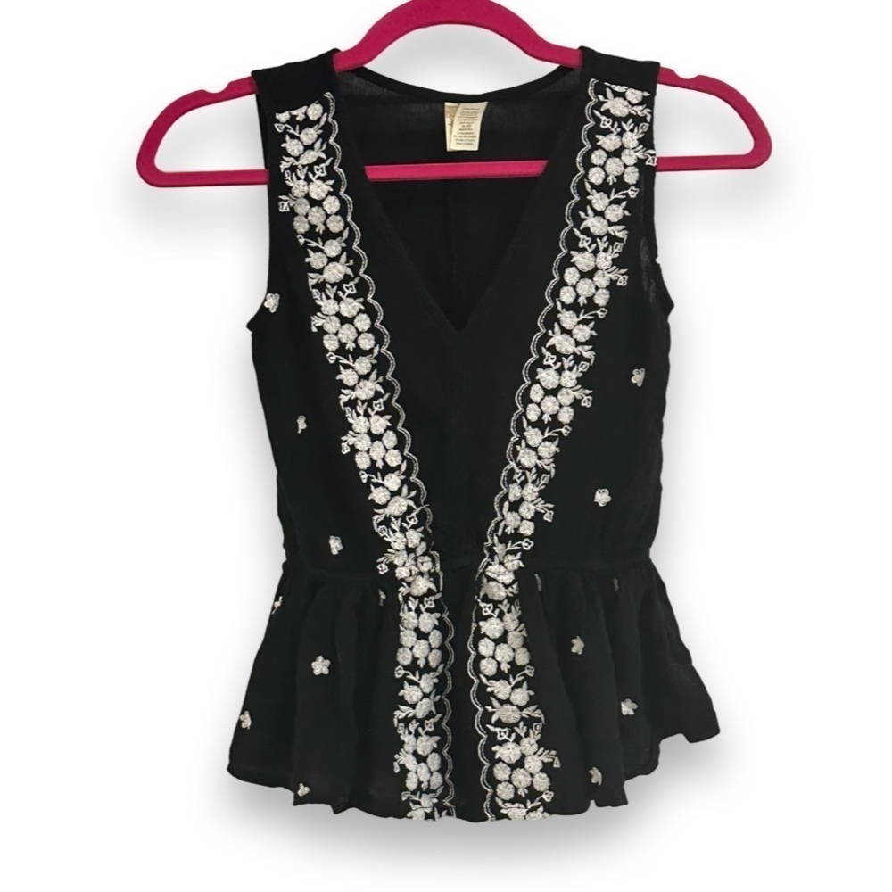 JAPNA black and white embroidered peplum tank blouse
